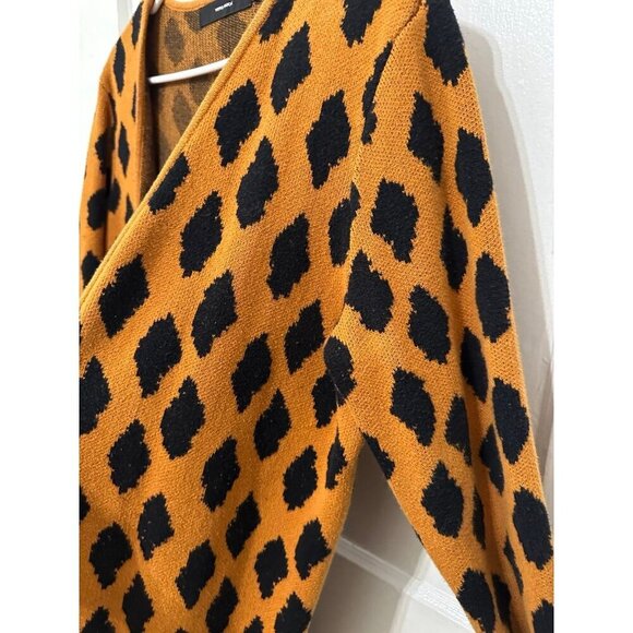 Vero Moda woman size, medium, black, and brown patterned cardigan - Picture 3 of 10